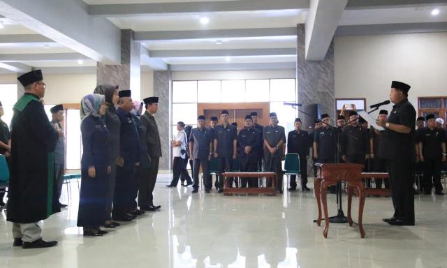 Bupati Gulirkan Rotasi Pejabat Tinggi Pratama
