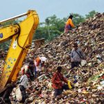 Hengki Terbang ke Malaysia untuk Penyelesaian Sampah
