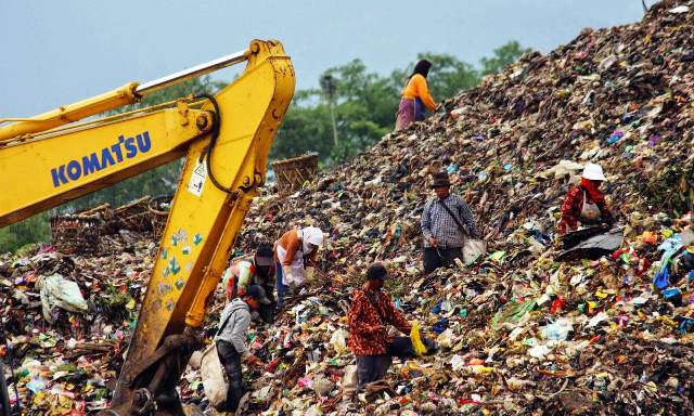 Hengki Terbang ke Malaysia untuk Penyelesaian Sampah Hengki Terbang ke Malaysia untuk Penyelesaian Sampah
