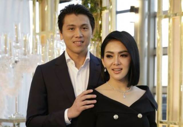 Syahrini Diketahui Sedang Jalani Program Kehamilan di Jepang