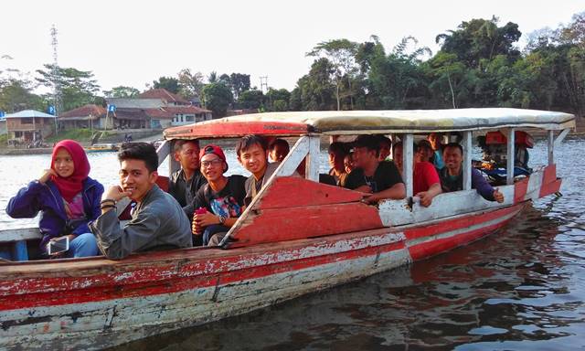 Terganjal Minimnya Alat Transportasi bagi Warga