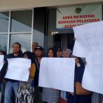 Kantor BPN Digeruduk Warga