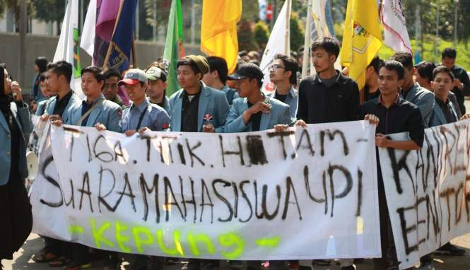 Rektor Tak Berikan Solusi Konkret