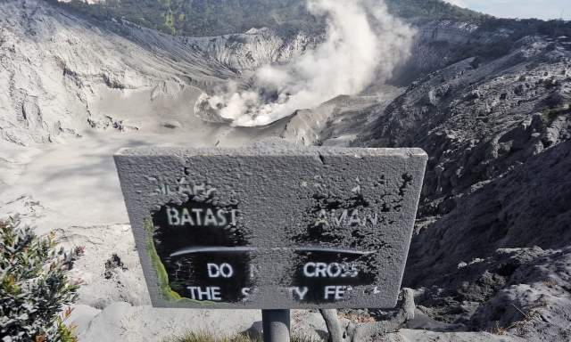 Terjadi Delapan Kali Erupsi, Status Dinaikan Menjadi Waspada