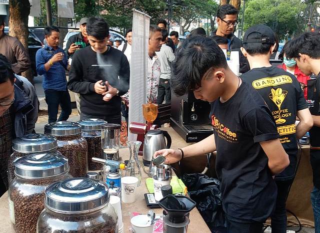 Koffie Story Sukses Bagikan Kopi Gratis