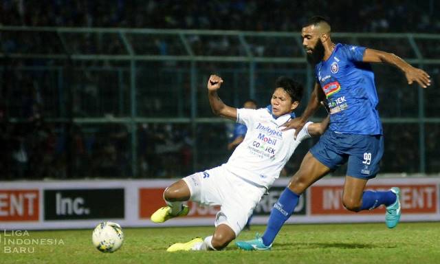 Persib Resmi Laporkan Kasus Teror Aremania ke PT LIB