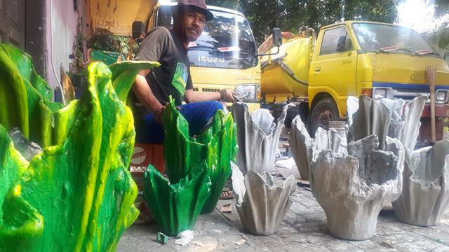 Pot Bunga Berbahan Sampah