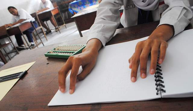 Siswa SLBN A Bandung Jadi Terlantar