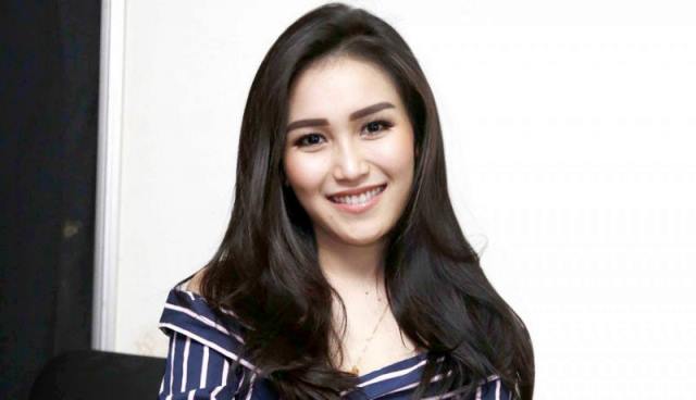Pandemi, Ayu Ting Ting Belum Mau Sekolahkan Bilqis Tahun Ini Pandemi, Ayu Ting Ting Belum Mau Sekolahkan Bilqis Tahun Ini