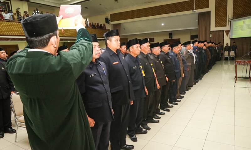 Optimalkan Pelayanan, Bupati Lantik  Ratusan ASN