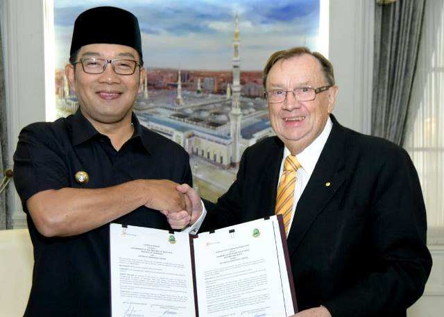Emil Gelar Pertemuan dengan 12 Tokoh Pendidikan dan Peneliti Australia Emil Gelar Pertemuan dengan 12 Tokoh Pendidikan dan Peneliti Australia