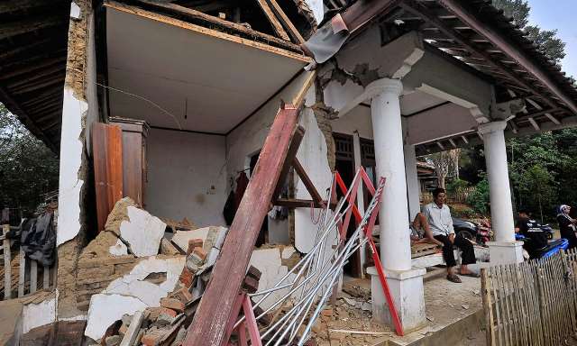 Enam Rumah Alami Kerusakan