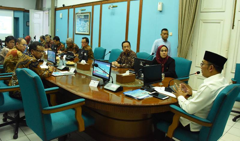 Dua Tahap Penanganan Tumpahan Minyak di Karawang Dua Tahap Penanganan Tumpahan Minyak di Karawang