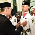 Ridwan Kamil Mengukuhkan Anggota Paskibraka Jabar 2019