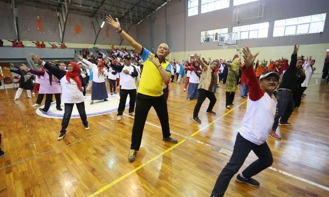 Ratusan Lansia Ikuti Lomba Senam
