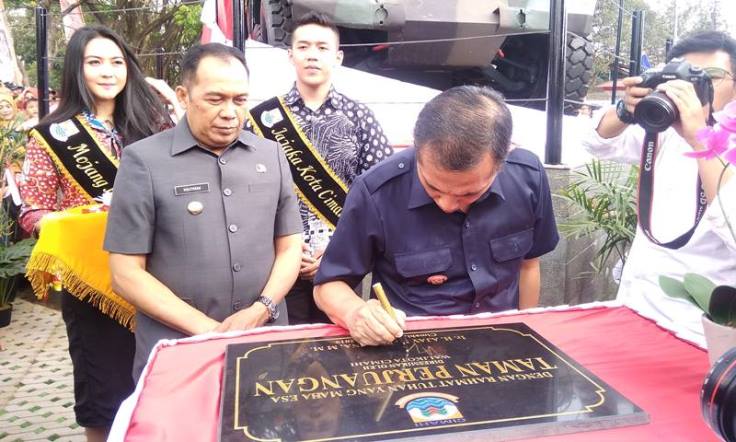 Alutsista di Taman Perjuangan Pertegas Cimahi Sebagai Kota Militer Alutsista di Taman Perjuangan Pertegas Cimahi Sebagai Kota Militer