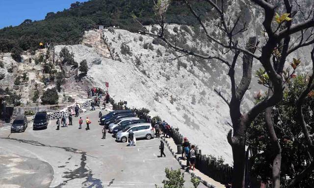 Terjadi Erupsi Puluhan Kali