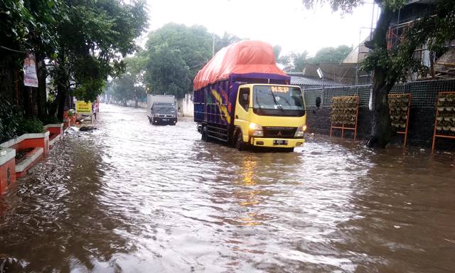 Bakal Bangun Tanggul Sementara