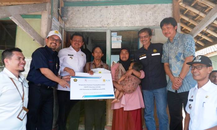 Senyum Terang Warga Dusun Cilulur