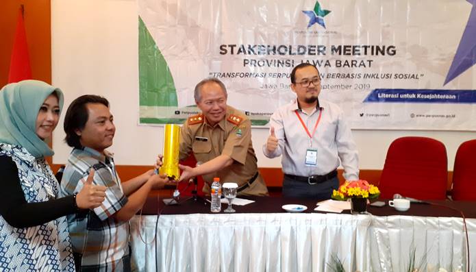 Perpusdes Tingkatkan Pengetahuan Masyarakat Desa