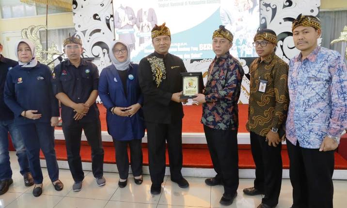 Tingkatkan Perekonomian Masyarakat