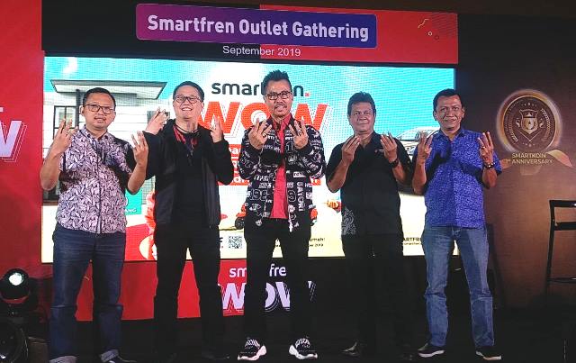 “WOW Smartfren” Manjakan Pelanggan