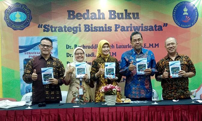 STPB Gelar Bedah Buku Strategi Bisnis Pariwisata