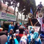 Tolak Kenaikan Iuran, Buruh Geruduk Kantor BPJS Kesehatan Cabang Cimahi