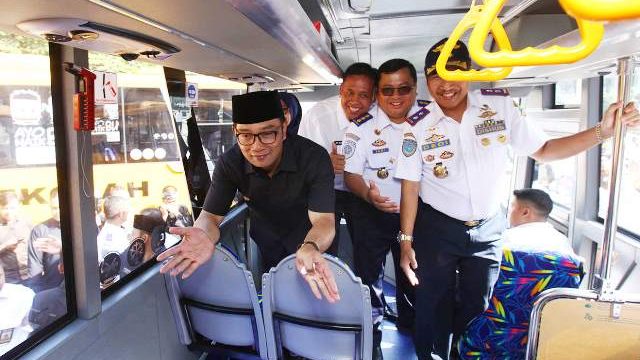 Belasan Bus Sekolah Dikandangkan