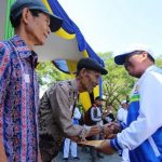 Para Legenda Persib Mendapat Penghargaan Wali Kota