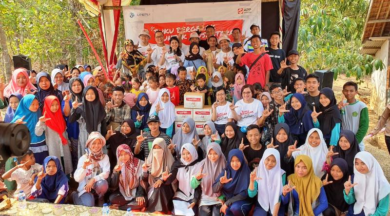PAPERUN Donasikan Buku ke 60 Taman Bacaan