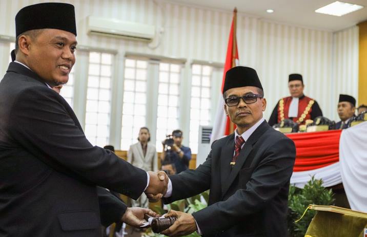 Tunggu SK dari PDIP dan Demokrat Tunggu SK dari PDIP dan Demokrat