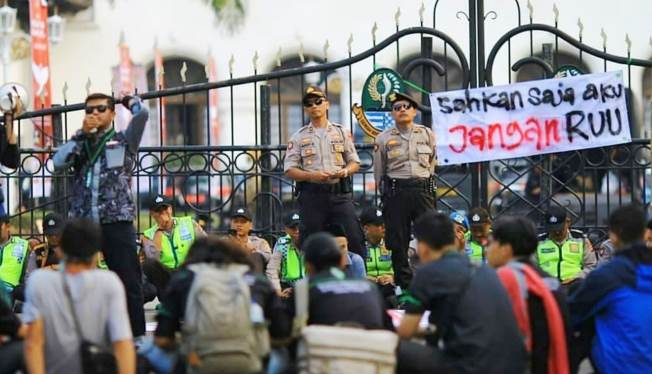 Aliansi Buruh Jabar Ajukan Tiga Tuntutan