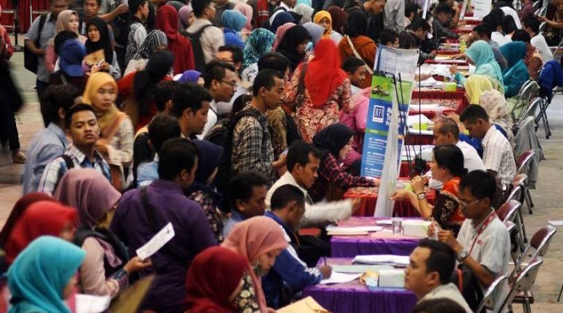 Angka Pengangguran di Cimahi Naik SULIT BEKERJA: Ribuan masyarakat lulusan SMA/SMK serta S1 masih belum mendapat pekerjaan. Hal tersebut diduga karena banyaknya perusahaan yang ’gulung tikar’. (Ilustrasi)