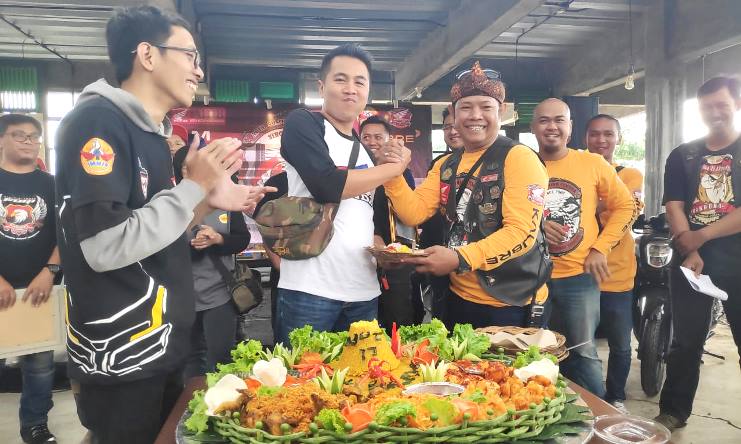 Ikatan Motor Honda Bandung Rayakan Anniversary ke-17 Ikatan Motor Honda Bandung Rayakan Anniversary ke-17