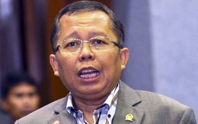 Jokowi Tolak Tandatangani UU KPK