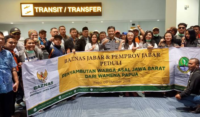Baznas Jabar Fasilitasi Kepulangan 69 Orang dari Wamena Baznas Jabar Fasilitasi Kepulangan 69 Orang dari Wamena