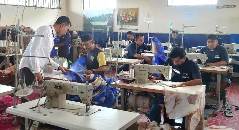 Berikan Pembinaan Warga Lapas dengan Kursus keahlian khusus Berikan Pembinaan Warga Lapas dengan Kursus keahlian khusus