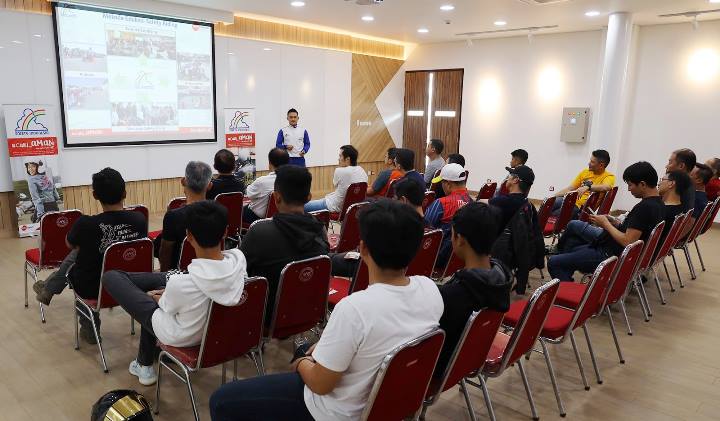 DAM Berikan Pembekalan Safety Riding untuk Konsumen Honda Big Bike