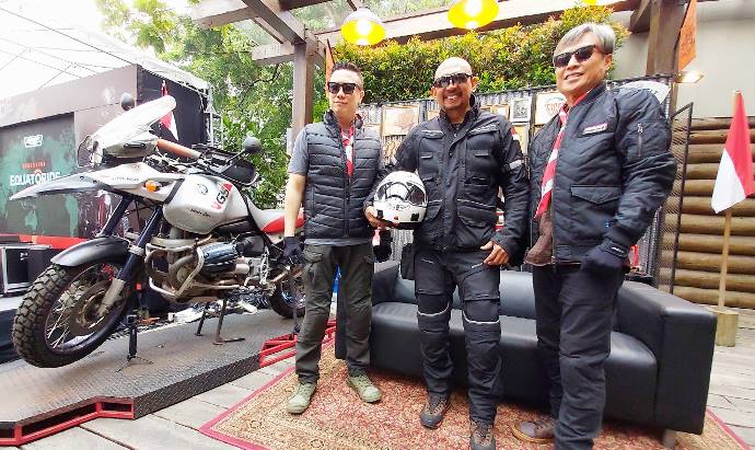 Petualangan Jelajah Dunia Tropis