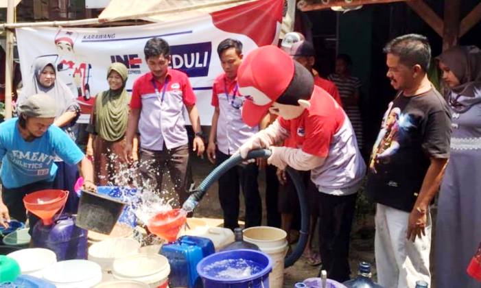 Bagikan Air Bersih untuk 7 Desa di Karawang