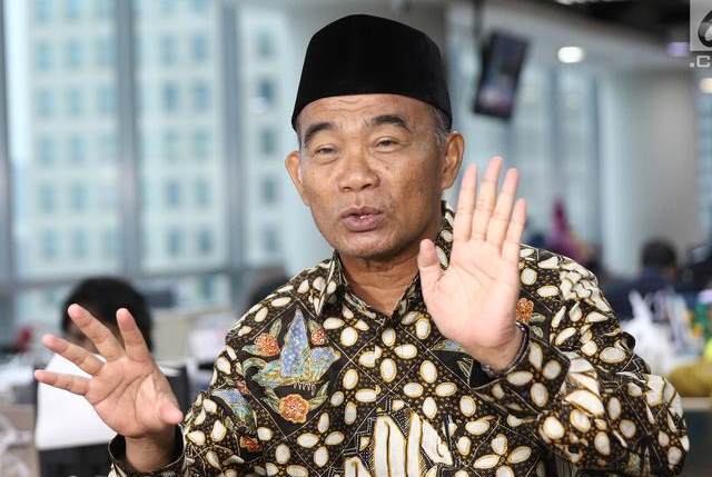 Muhadjir Minta Penggantinya Tuntaskan Pendidikan di Papua