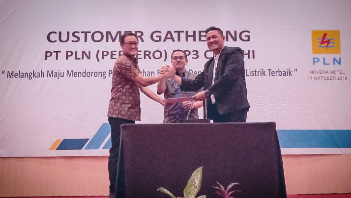 PLN UP3 Cimahi Ikut Peduli Pengurangan Penggunaan Kantung Plastik