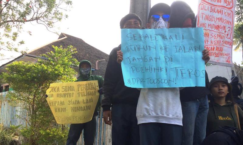 Pelajar Dilarang Ikut Demonstrasi Pelajar Dilarang Ikut Demonstrasi