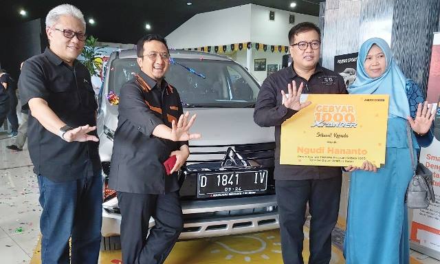 Serahkan Hadiah Gebyar 1.000 Xpander