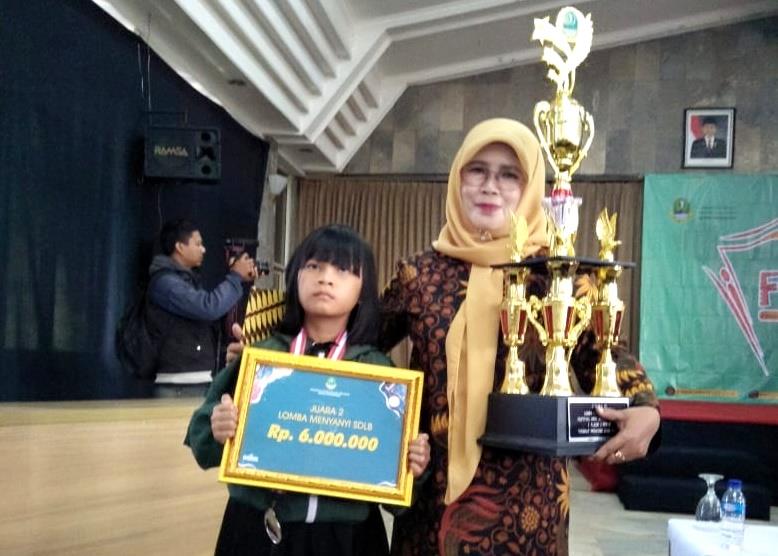 Singkirkan 18 Kontestan, Syifa Juara II FLS2N Jenjang SLB Singkirkan 18 Kontestan, Syifa Juara II FLS2N Jenjang SLB