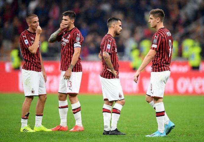 Takluk dari Fiorentina, AC Milan jadi Pecundang di Kandang Sendiri