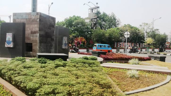 Bangun Air Mancur Berbau Impor