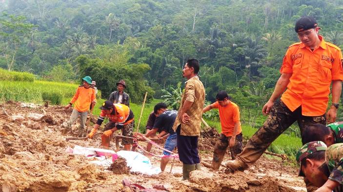 Lima Kecamatan Rawan Terjadi Longsor Lima Kecamatan Rawan Terjadi Longsor