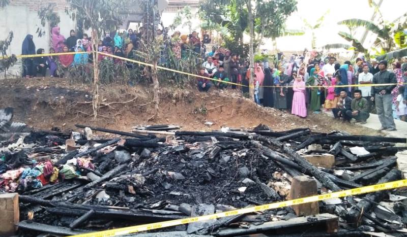 Ibu dan Anak Tewas Terbakar